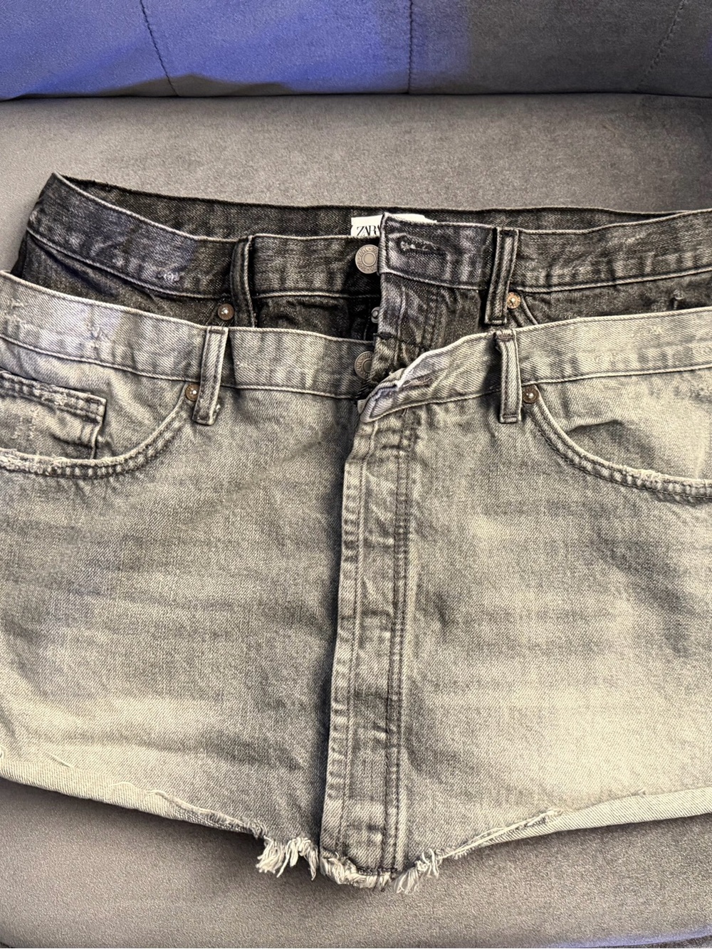 Zara Two-To e Senim 5-Pocket Mini
Skirt